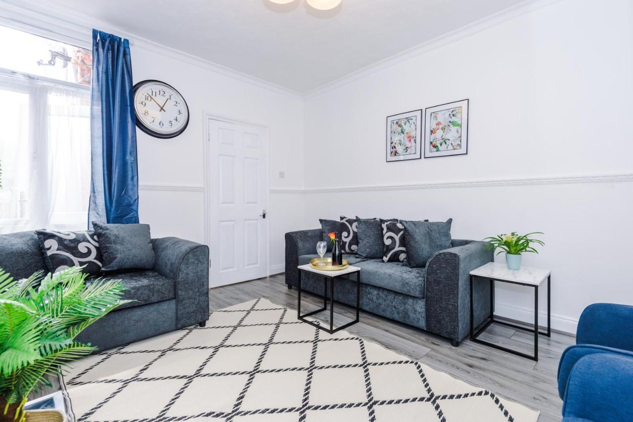 Harley House - Spacious Home With Free Netflix & Parking By Rocketbnb Ковънтри Екстериор снимка
